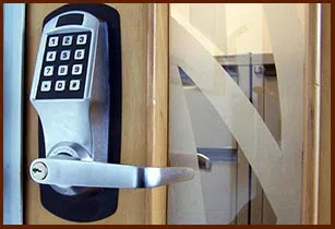 North Hills Locksmith North Hills, CA 818-736-0442 - 10-63-commercial-lock